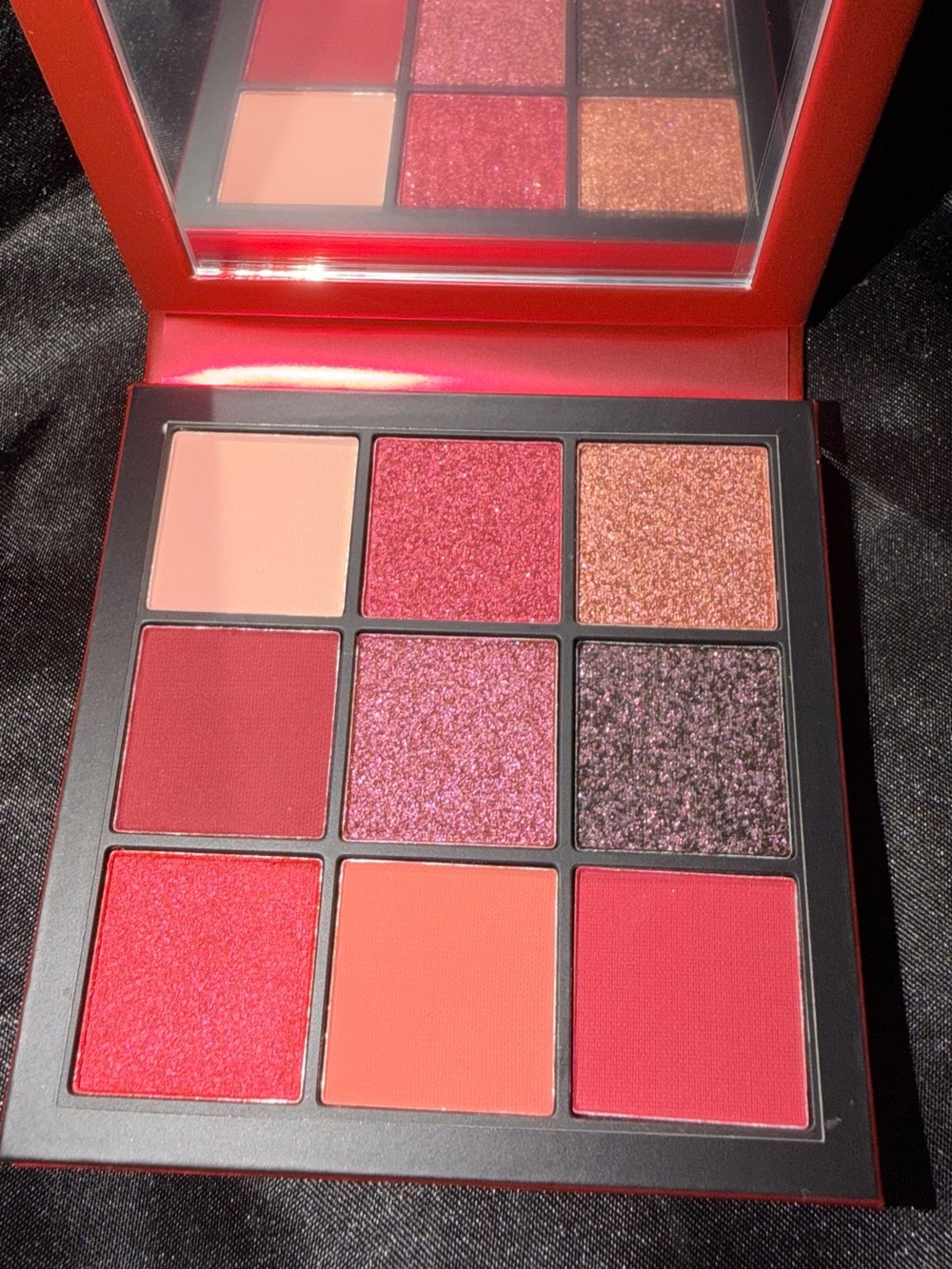 Huda Beauty - Ruby Eyeshadow Palette